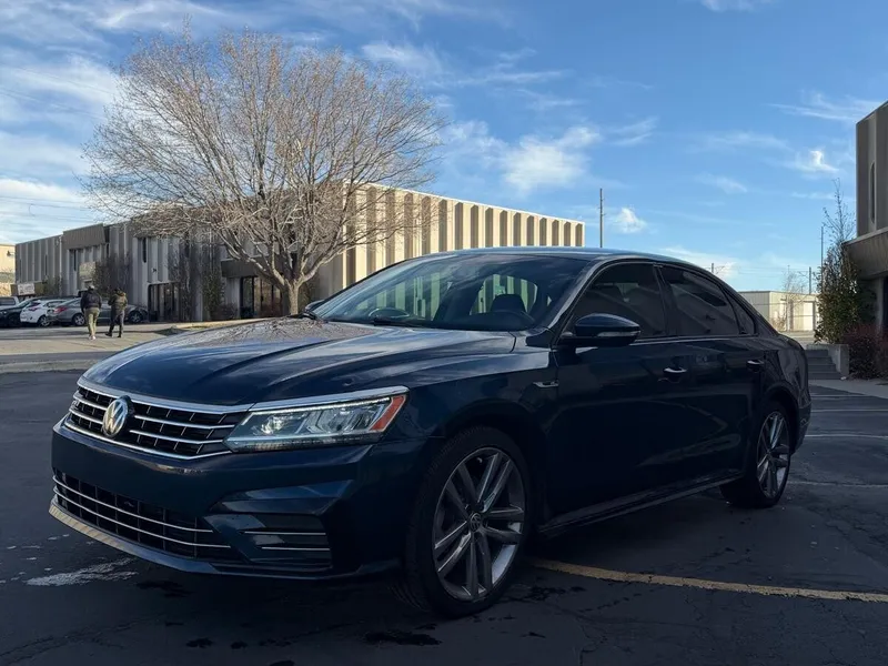2018 Volkswagen Passat 2.0T R-Line